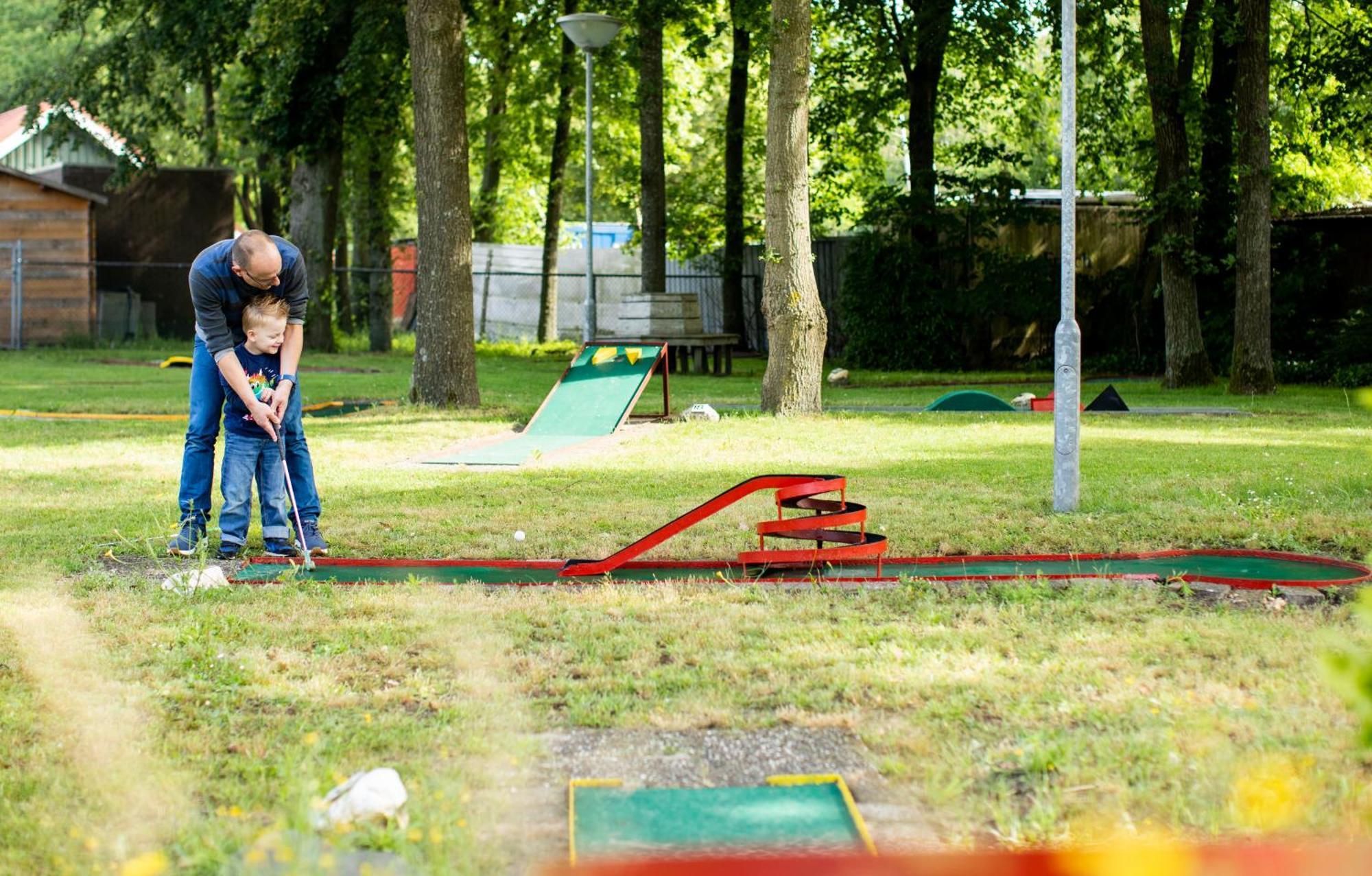 Recreatiepark De Tien Heugten Schoonloo Exterior foto